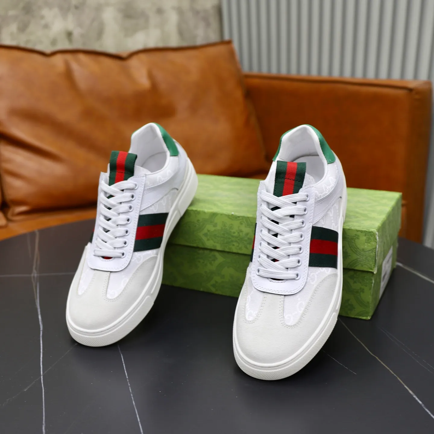 Ex-factory price: 440💰🙅‍♂️🙅‍♂️🙅‍♂️ Brand: GUCCI Standard code: 38-44 (45 customized) Grade: Same as the official website Material: Original material splicing Comfortable and breathable lining Lightweight and wear-resistant sports outsole Style category: Men's fashionable casual shoes Running sneakers Distinguished luxury brand elements Top luxury Color: actual picture color